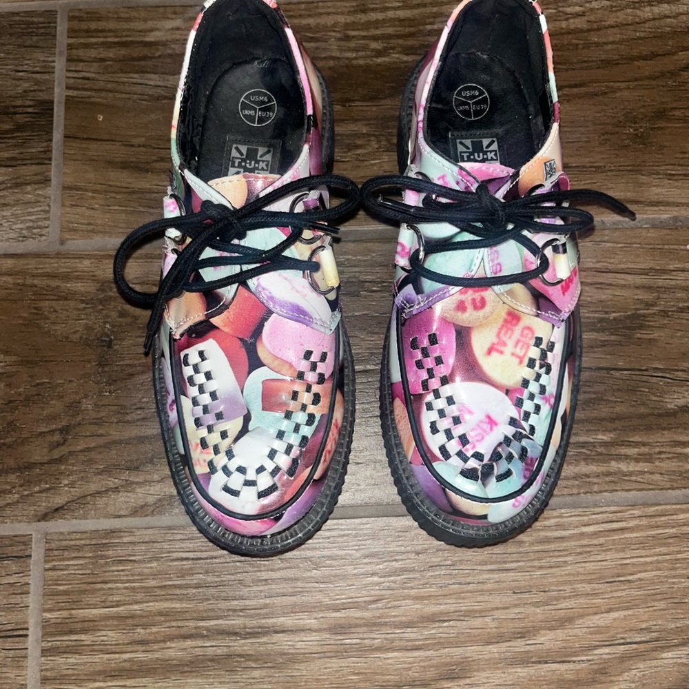 T.u.k. Women's Candy Hearts Print Creeper Oxford